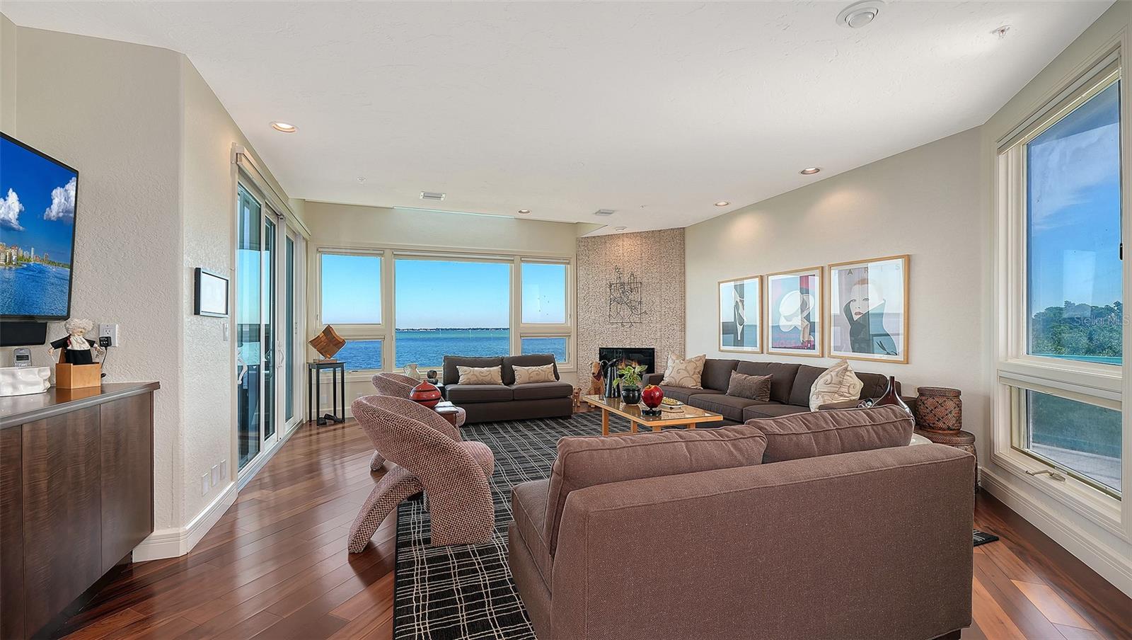 TANGERINE BAY CLUB - Residential