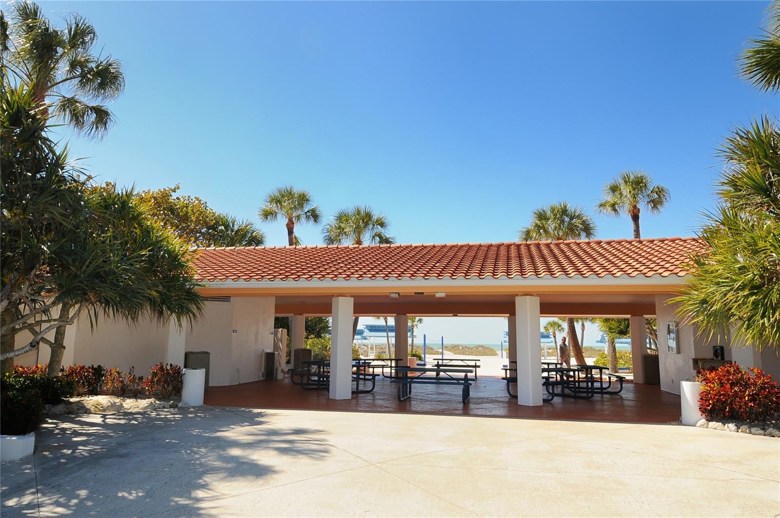 TANGERINE BAY CLUB - Residential