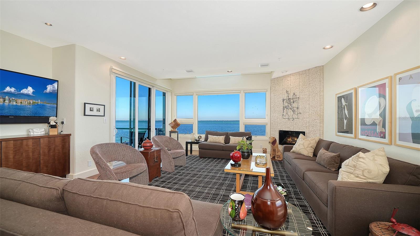 TANGERINE BAY CLUB - Residential