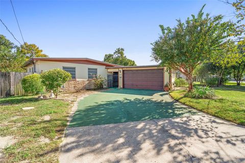 Photo of 8101 Lake Eve Drive, Orlando, FL 32810 (MLS # V4945877)