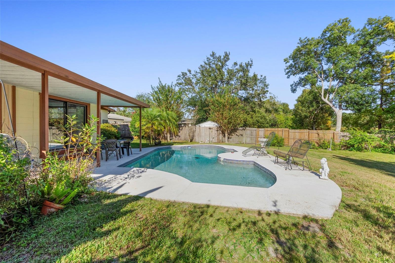 RIVERSIDE ACRES FOURTH ADD - Residential