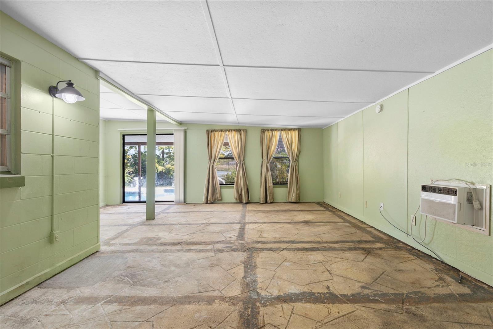 RIVERSIDE ACRES FOURTH ADD - Residential