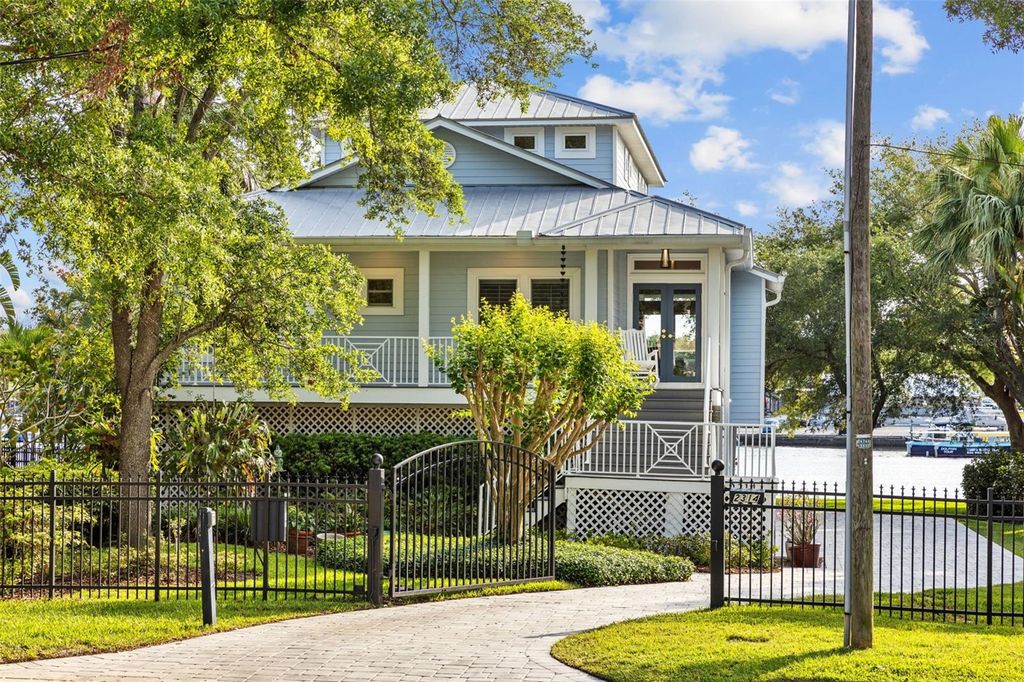 Photo of 2314 N Riverside Drive, Tampa, FL 33602 (MLS # TB8375575)