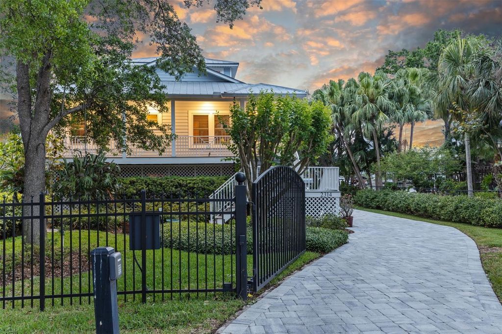 Photo of 2314 N Riverside Drive, Tampa, FL 33602 (MLS # TB8375575)