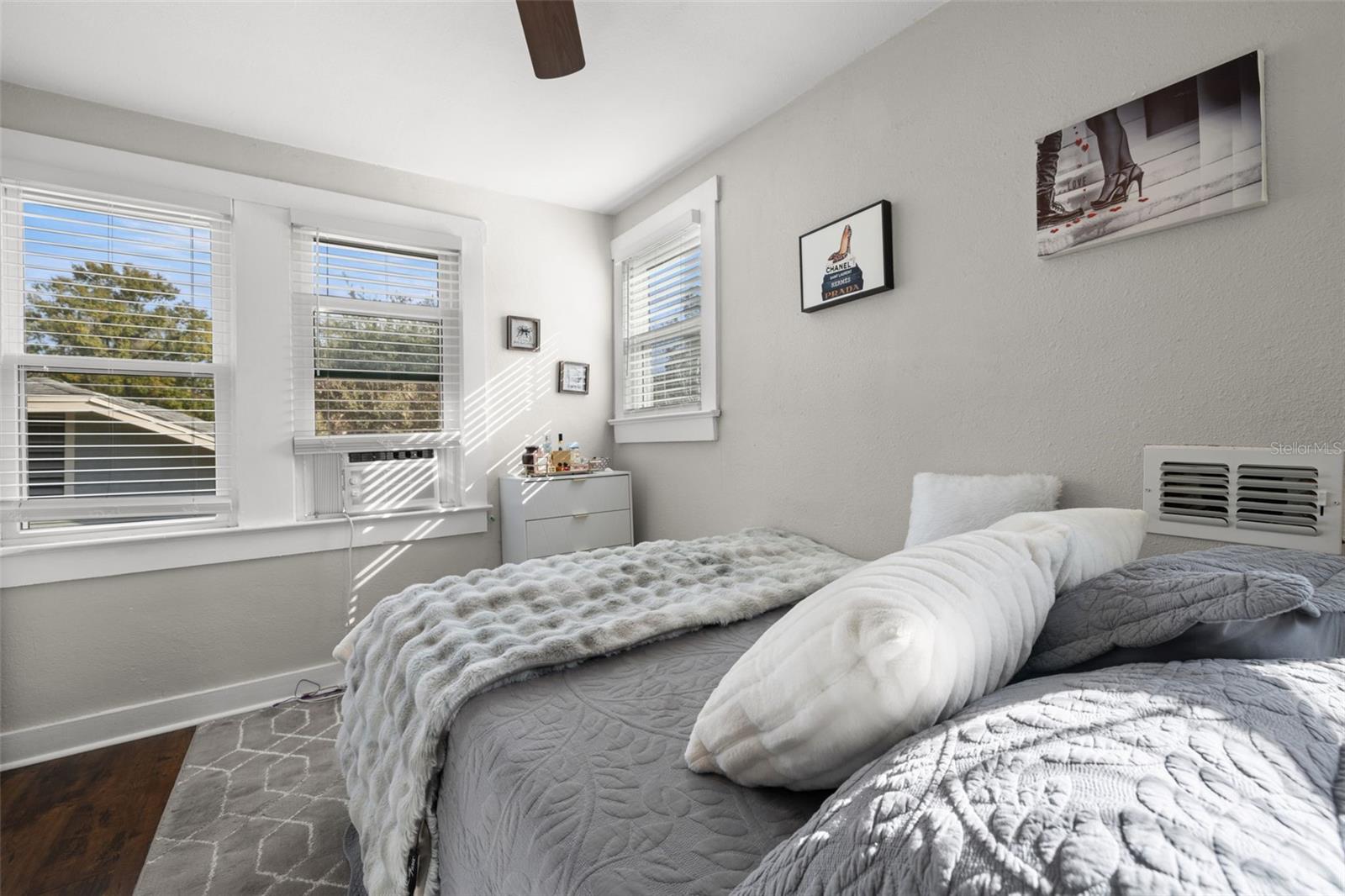 MEADOWBROOK - Residential