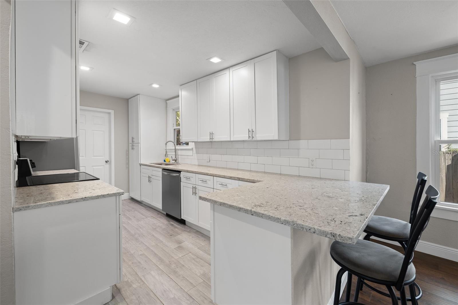 MEADOWBROOK - Residential