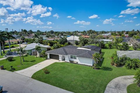 Single Family Residence in CAPE CORAL FL 4220 1ST COURT 42.jpg