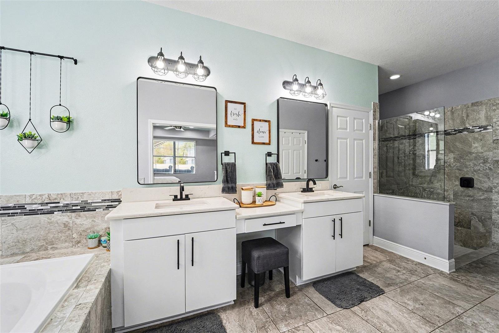 CONNERTON - Residential