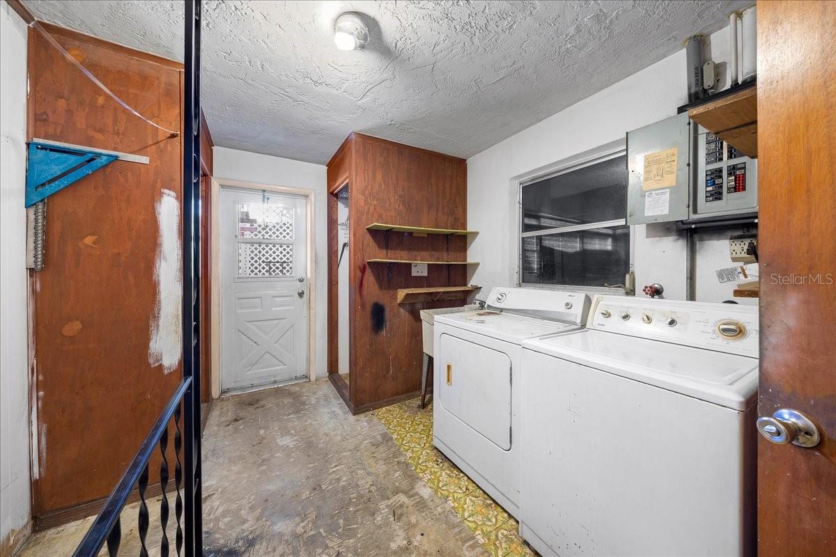 BEVERLY HILLS UNIT 05 - Residential