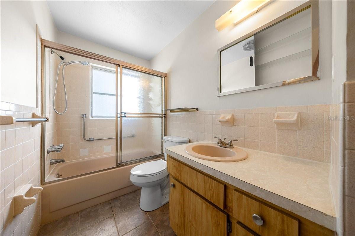 BEVERLY HILLS UNIT 05 - Residential