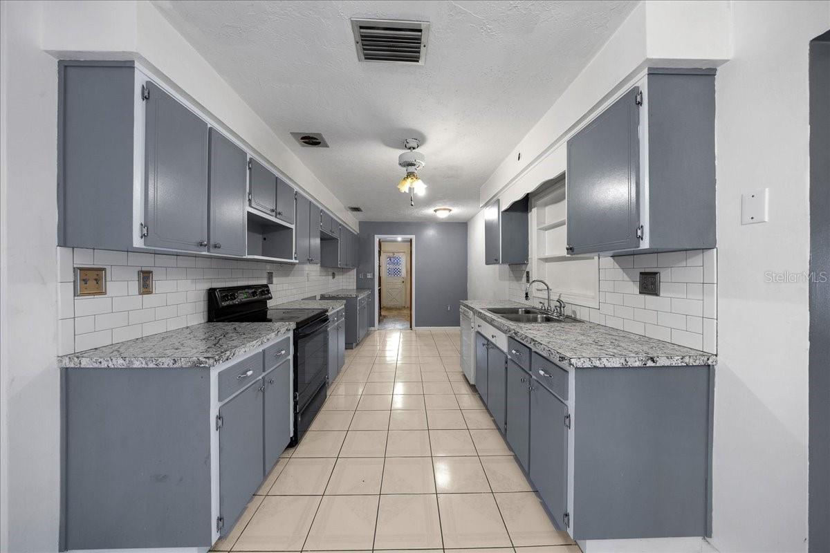 BEVERLY HILLS UNIT 05 - Residential