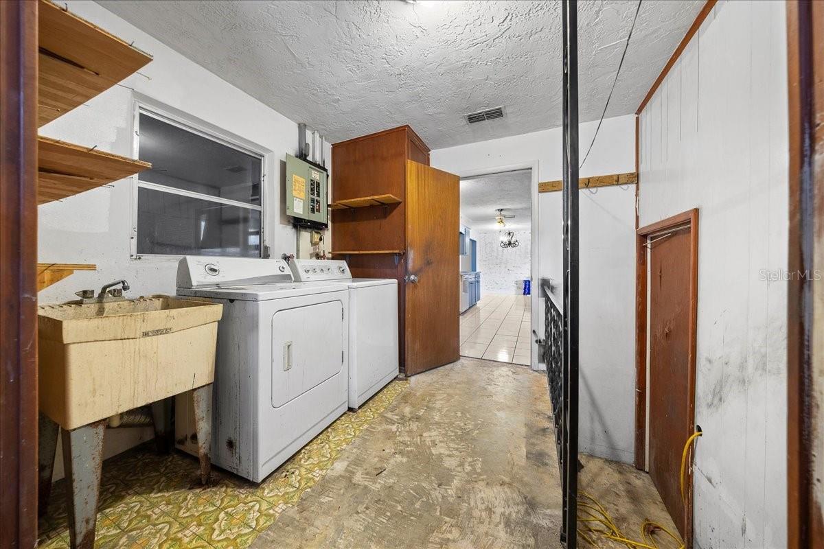 BEVERLY HILLS UNIT 05 - Residential