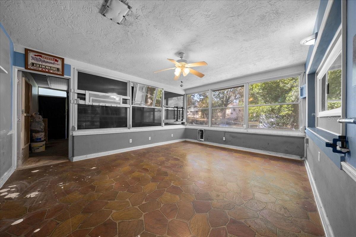 BEVERLY HILLS UNIT 05 - Residential