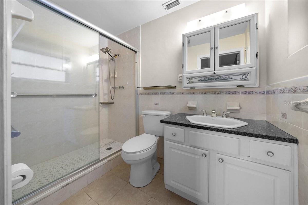 BEVERLY HILLS UNIT 05 - Residential