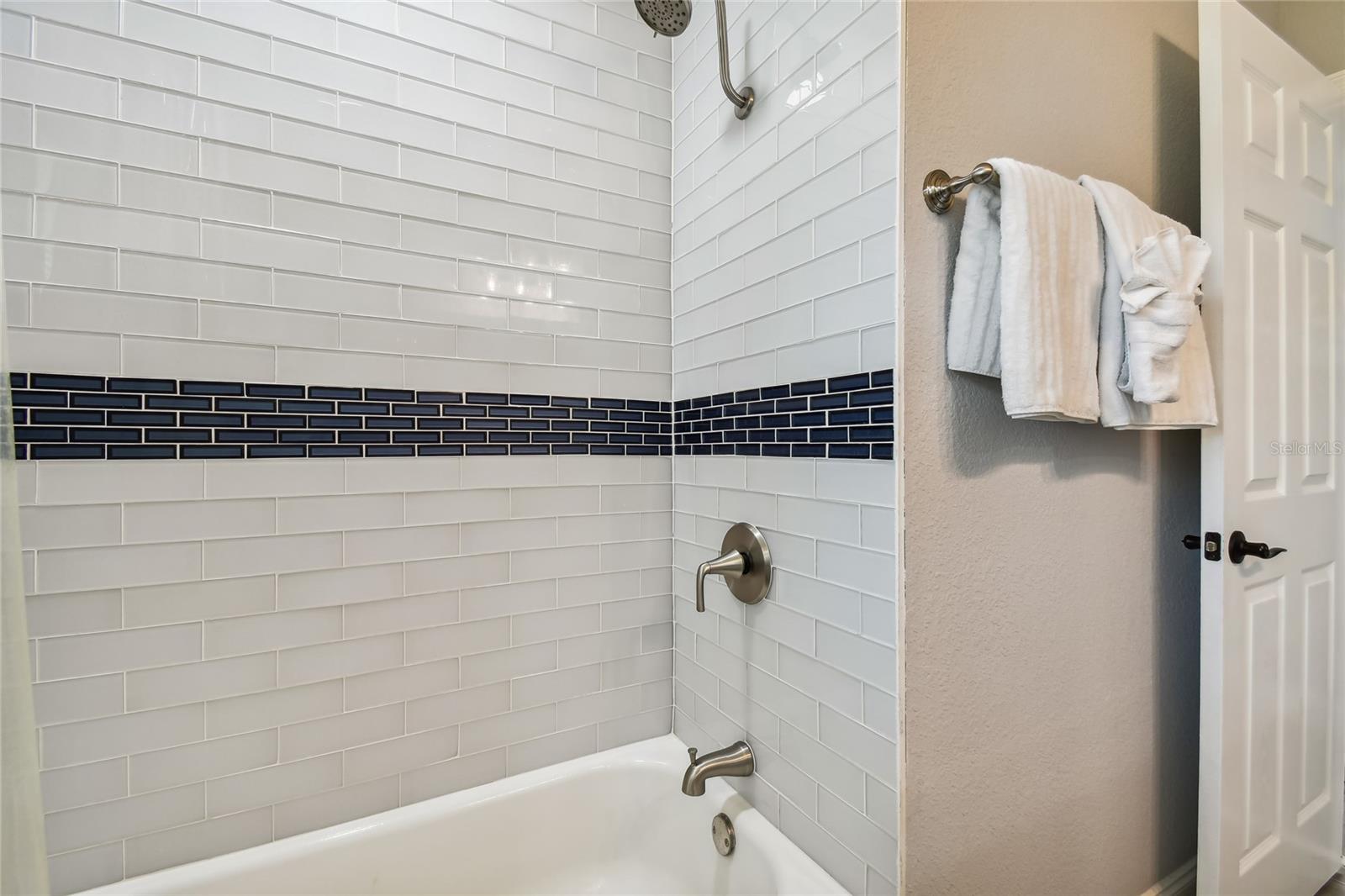 LAKEWOOD ESTATES SEC C - Residential Lease