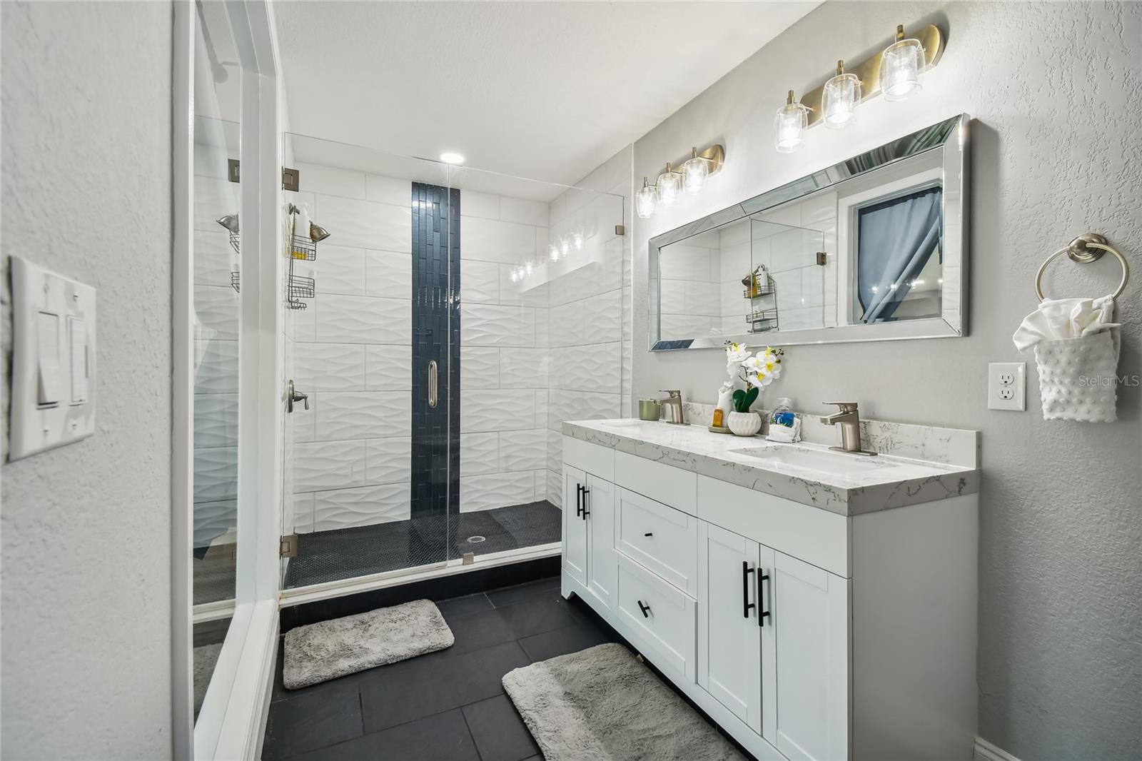 LAKEWOOD ESTATES SEC C - Residential Lease