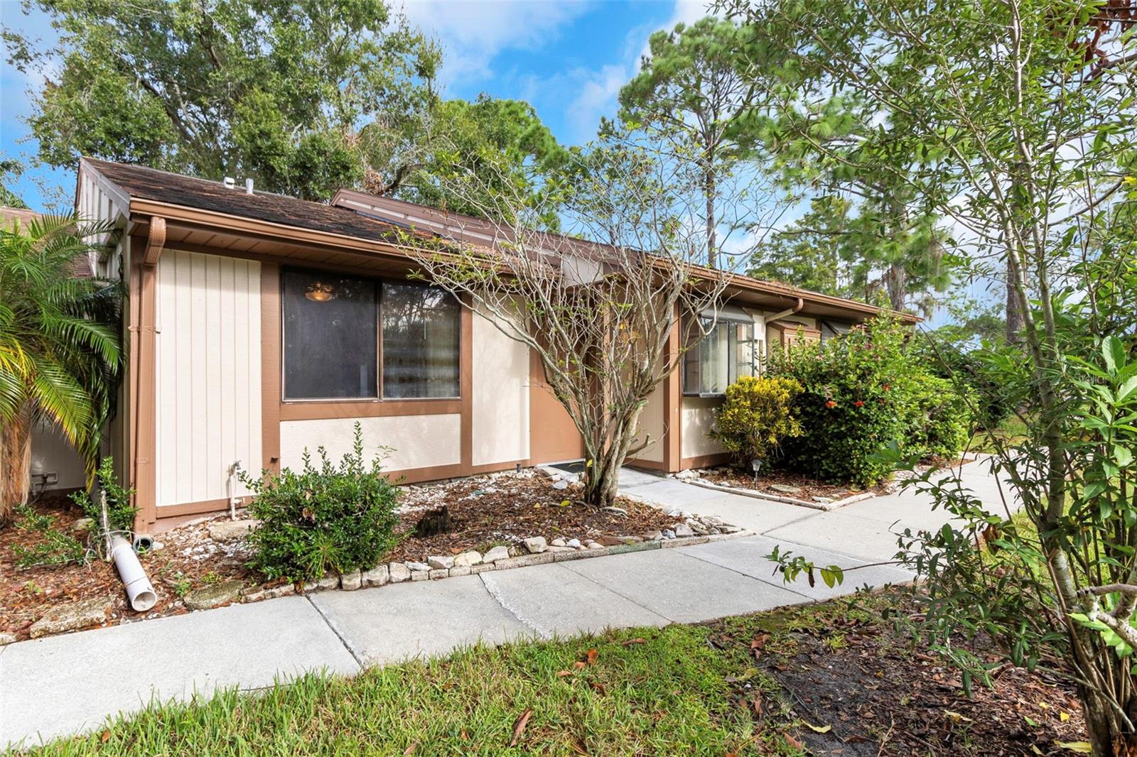 VILLAS OF FOREST LAKES THE - Residential