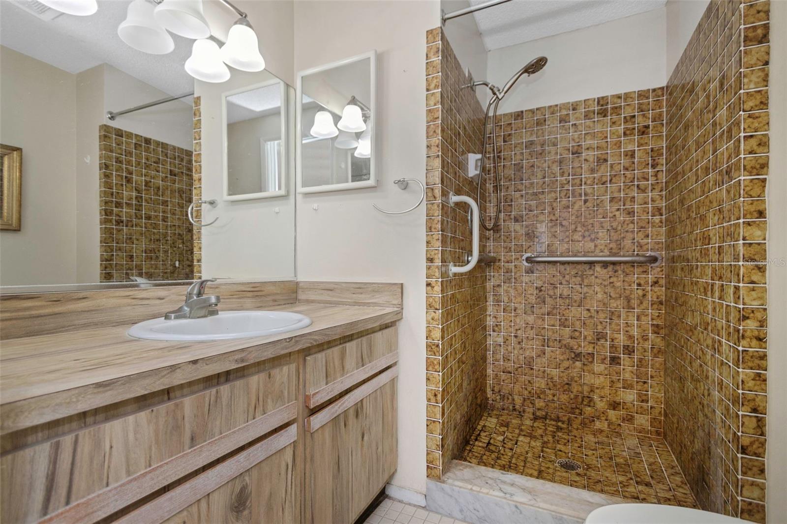 VILLAS OF FOREST LAKES THE - Residential