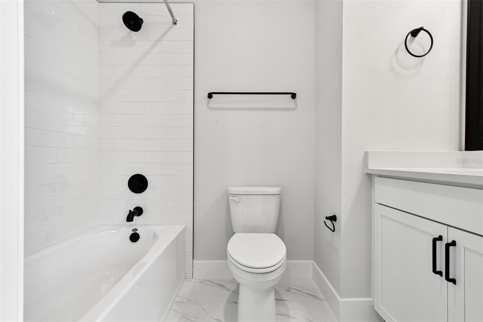 EMERALD LANDING AT WATERSIDE - Residential