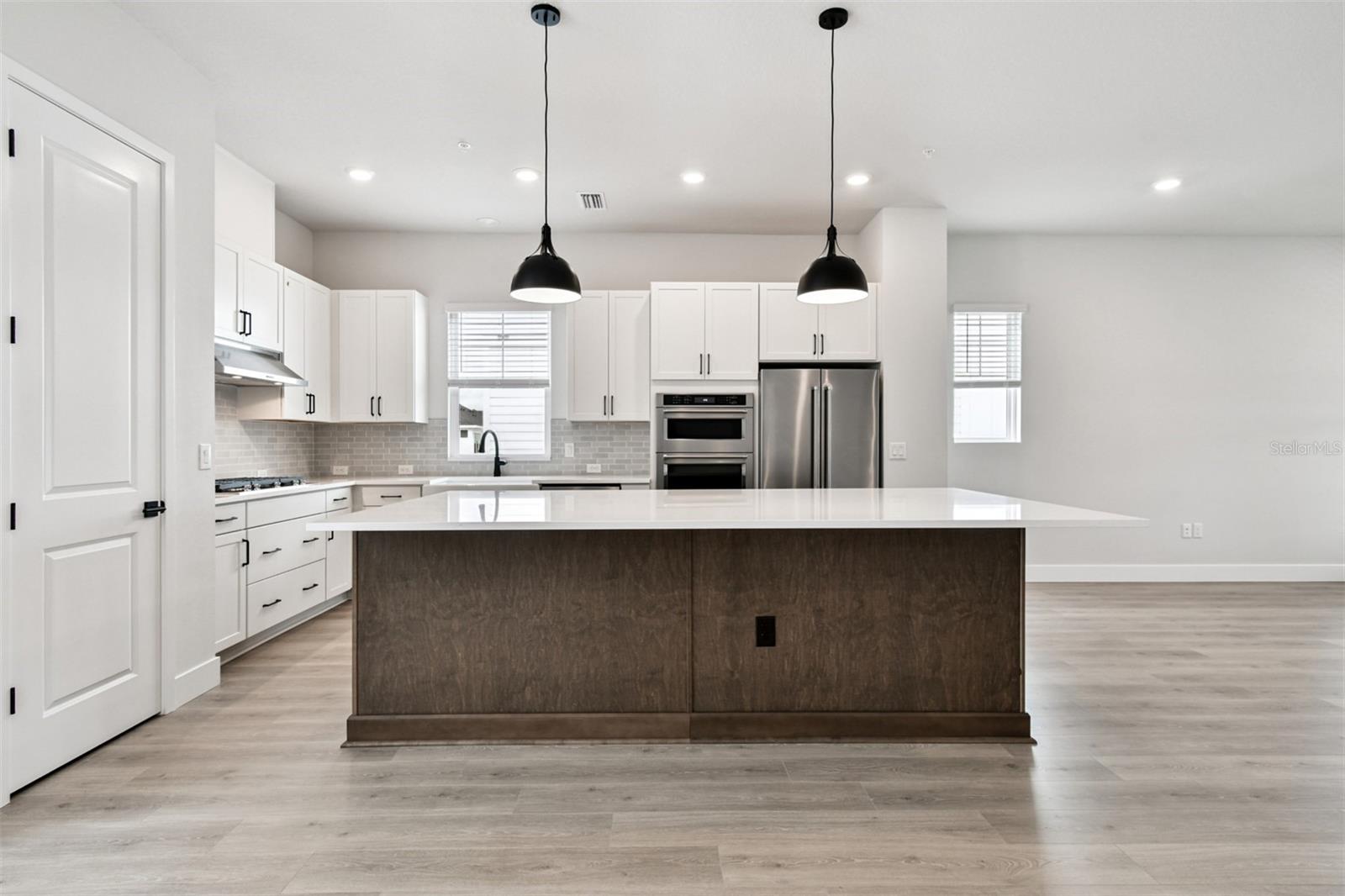 EMERALD LANDING AT WATERSIDE - Residential