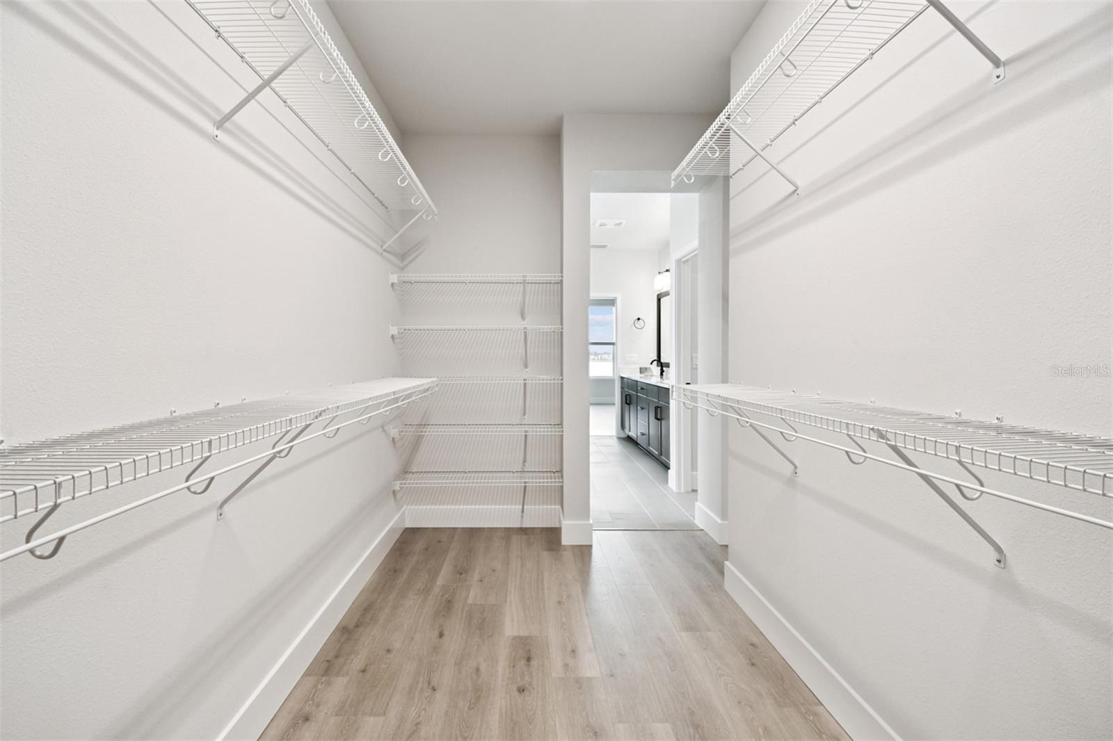 EMERALD LANDING AT WATERSIDE - Residential