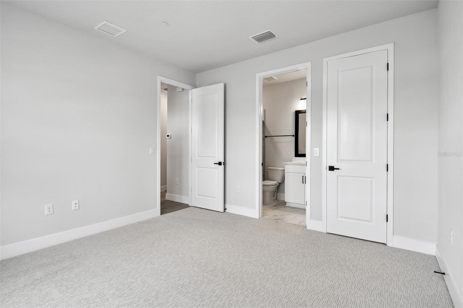 EMERALD LANDING AT WATERSIDE - Residential