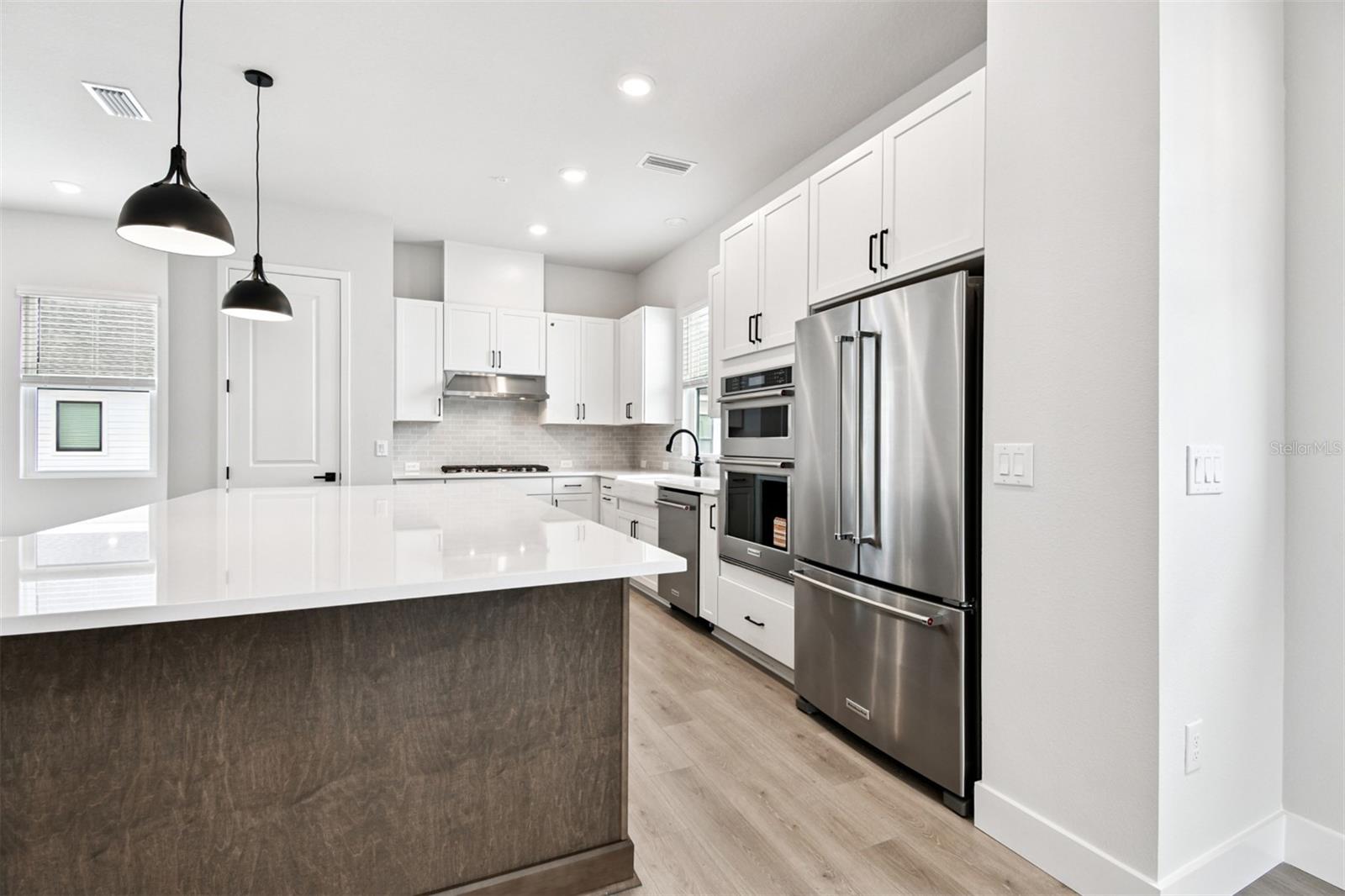 EMERALD LANDING AT WATERSIDE - Residential