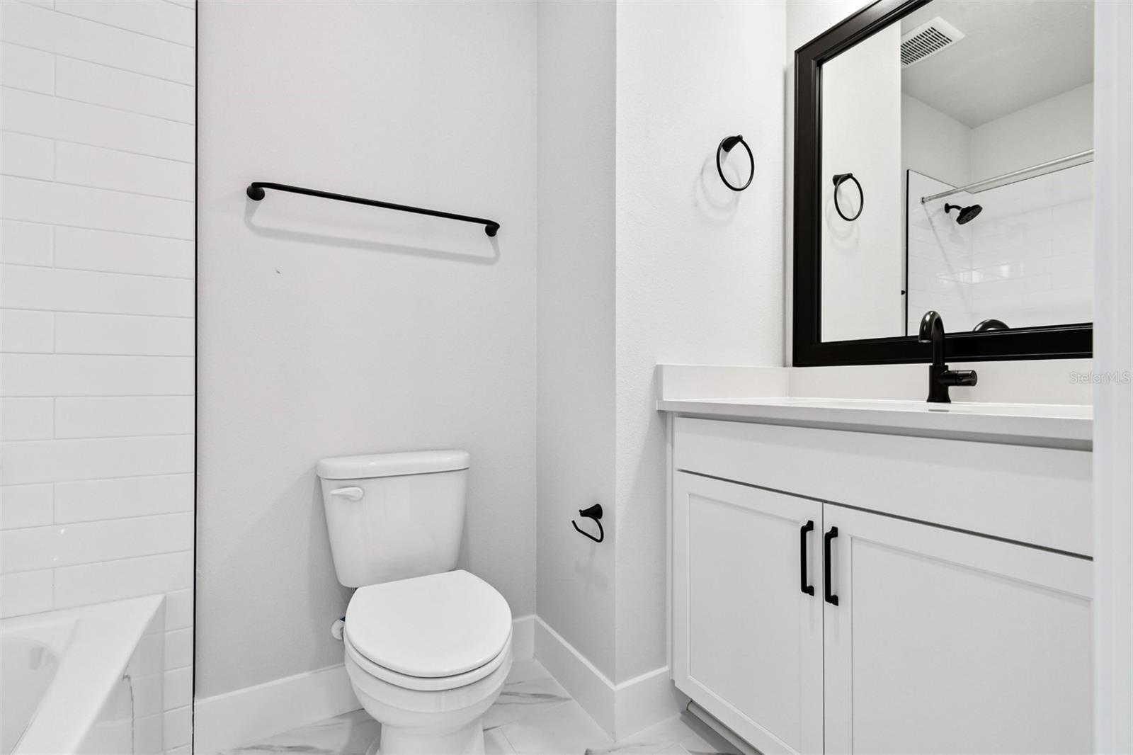 EMERALD LANDING AT WATERSIDE - Residential