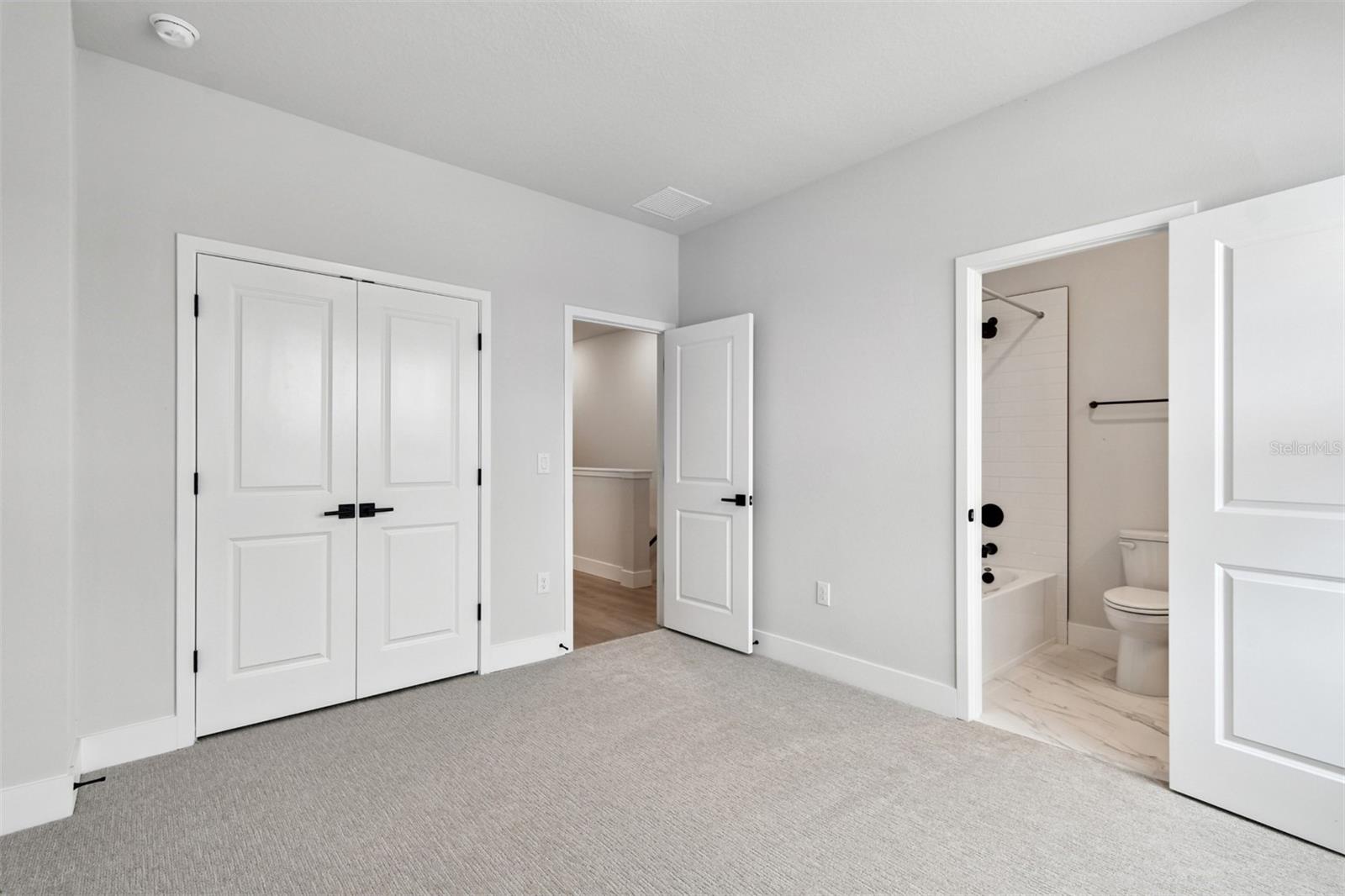 EMERALD LANDING AT WATERSIDE - Residential