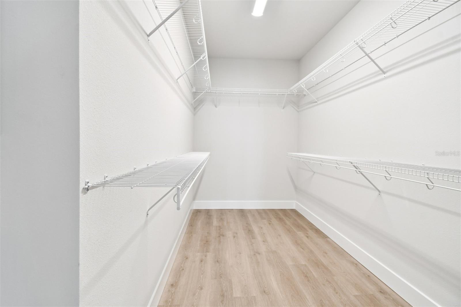 EMERALD LANDING AT WATERSIDE - Residential