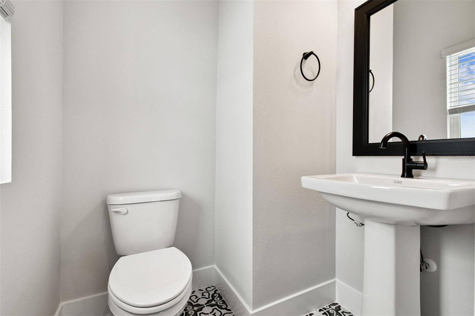 EMERALD LANDING AT WATERSIDE - Residential