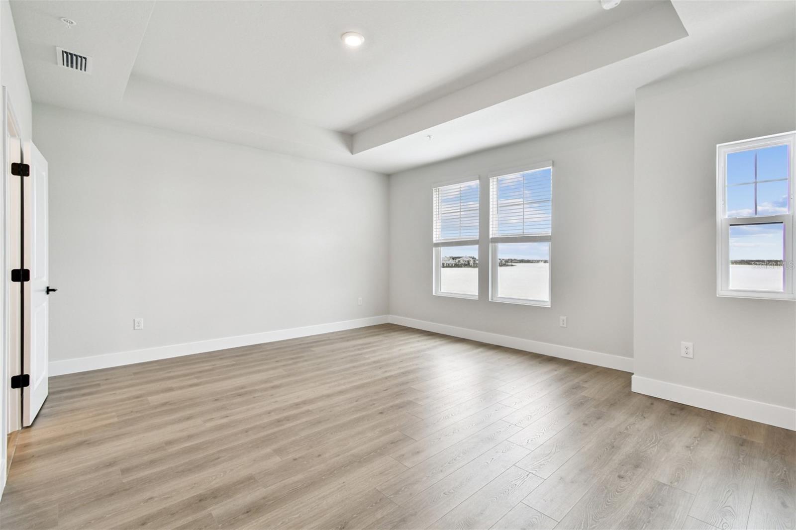 EMERALD LANDING AT WATERSIDE - Residential