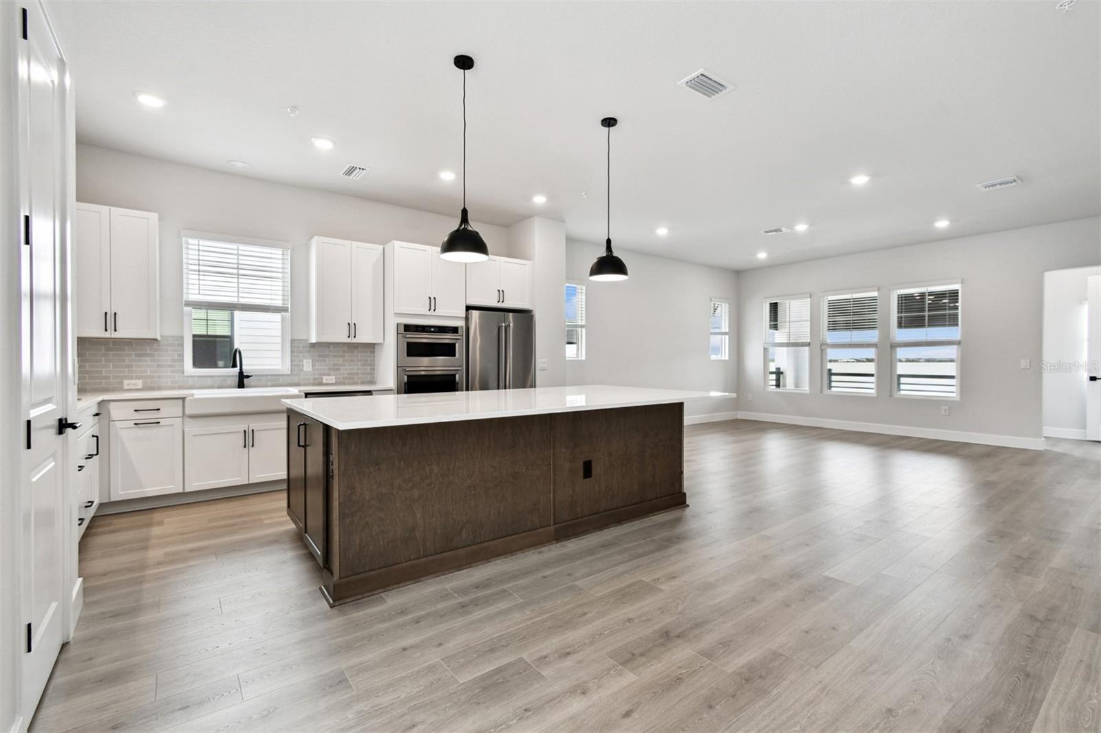 EMERALD LANDING AT WATERSIDE - Residential