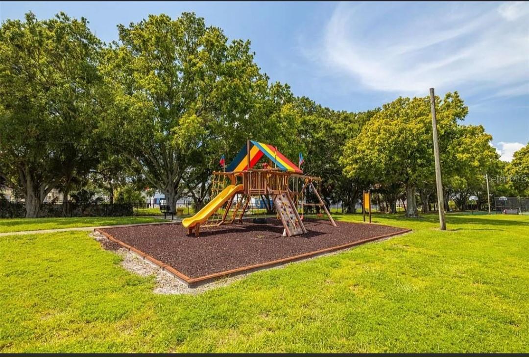 TAMPA VILLAS SOUTH UNIT 2 - Residential