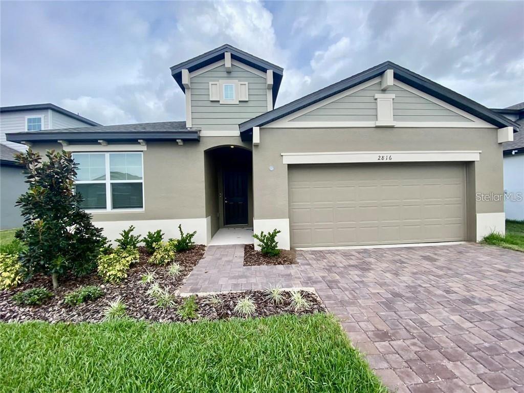 Beautiful waterfront home located in the sought-after Coastal Woods community in New Smyrna Beach. This property features 4 spacious bedrooms, 2-car garage, and premium vinyl flooring throughout the main living areas. The interior offers a bright, functional, and welcoming layout, perfect for families seeking comfort and style.
The outdoor area provides serene water views, ideal for relaxing or entertaining. The community offers thoughtfully designed amenities including a clubhouse, resort-style pool, children's playground, tennis and pickleball courts, as well as scenic walking trails surrounded by nature.
An excellent opportunity for those who value well-being, tranquility, and an active lifestyle in one of Florida’s fastest-growing areas.