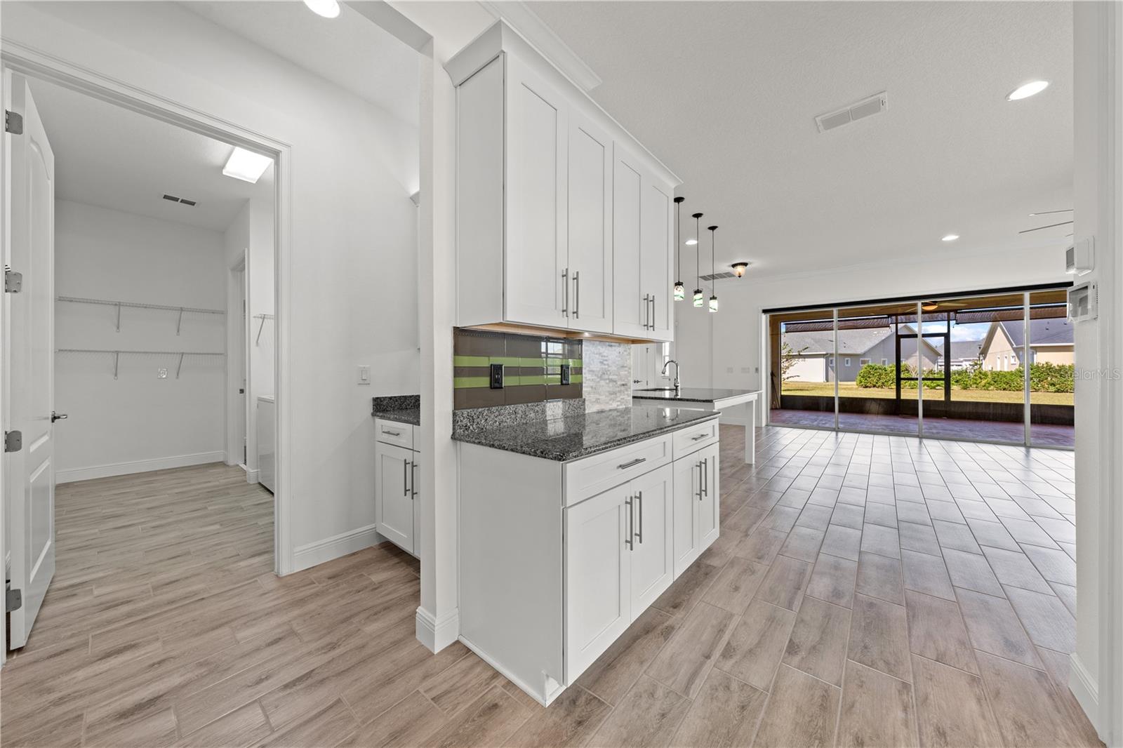 2712 SOUTHLAND STREET