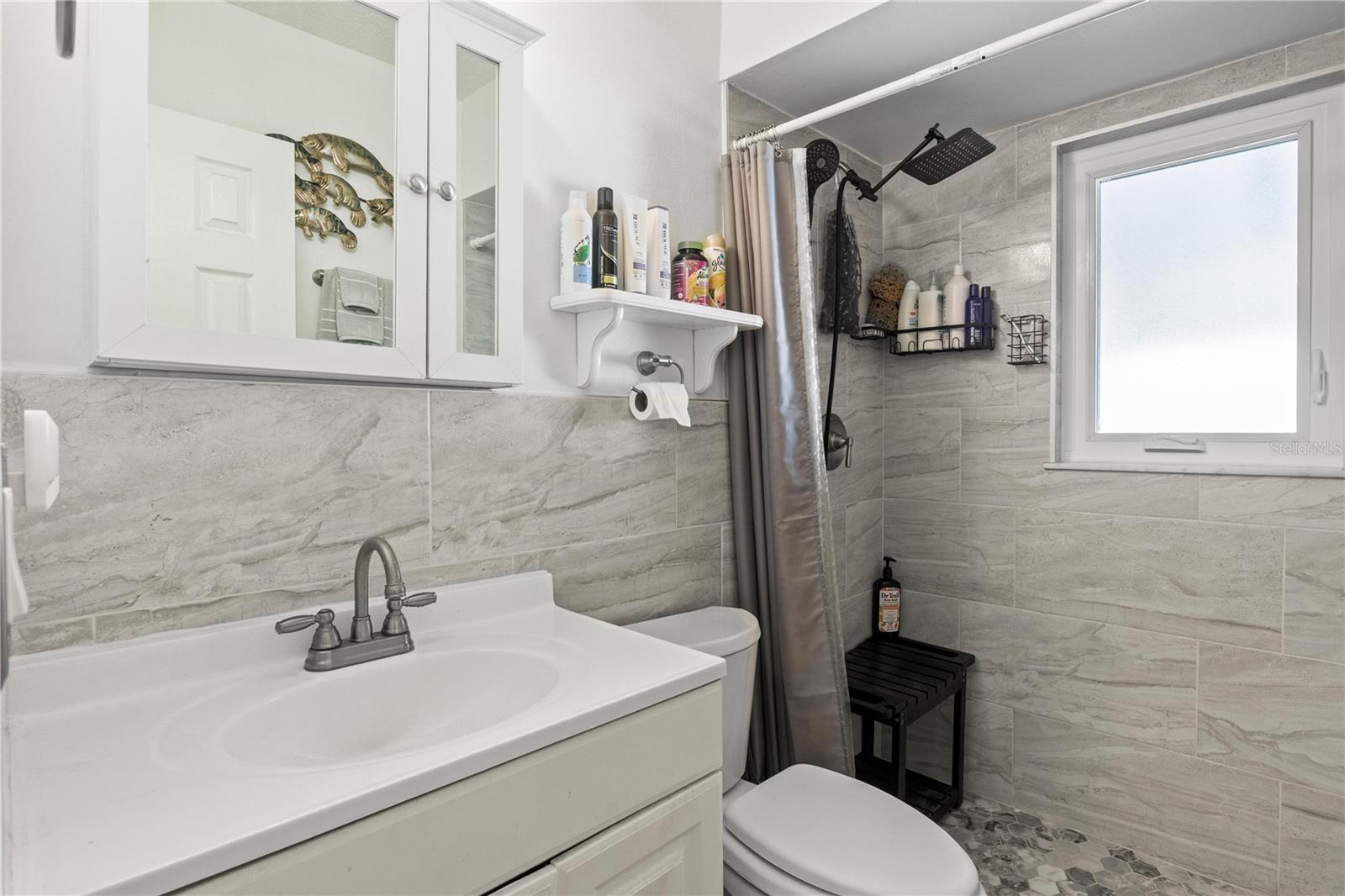 HICKORY HILL RETREATS UNIT 05 - Residential