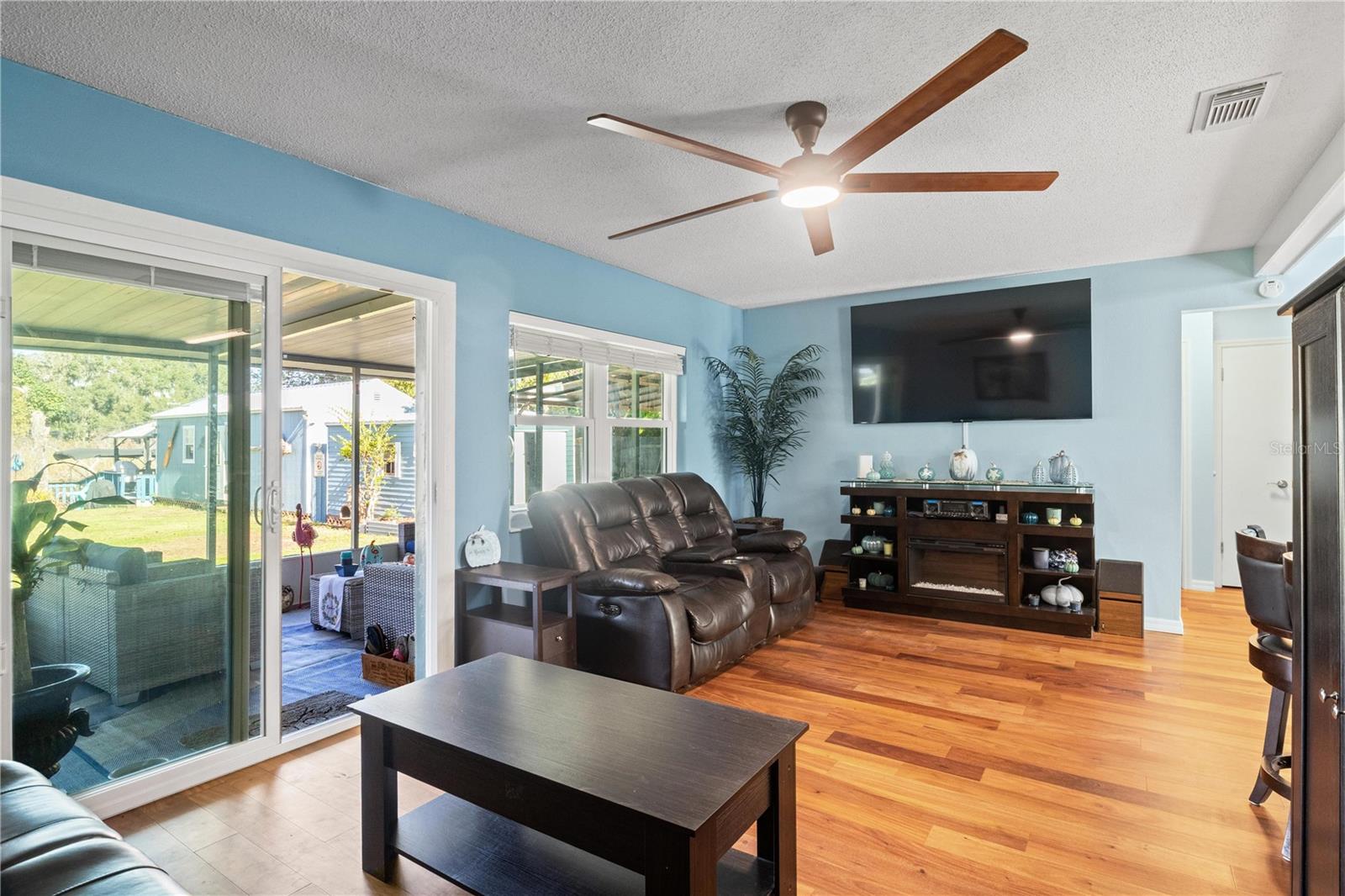 HICKORY HILL RETREATS UNIT 05 - Residential