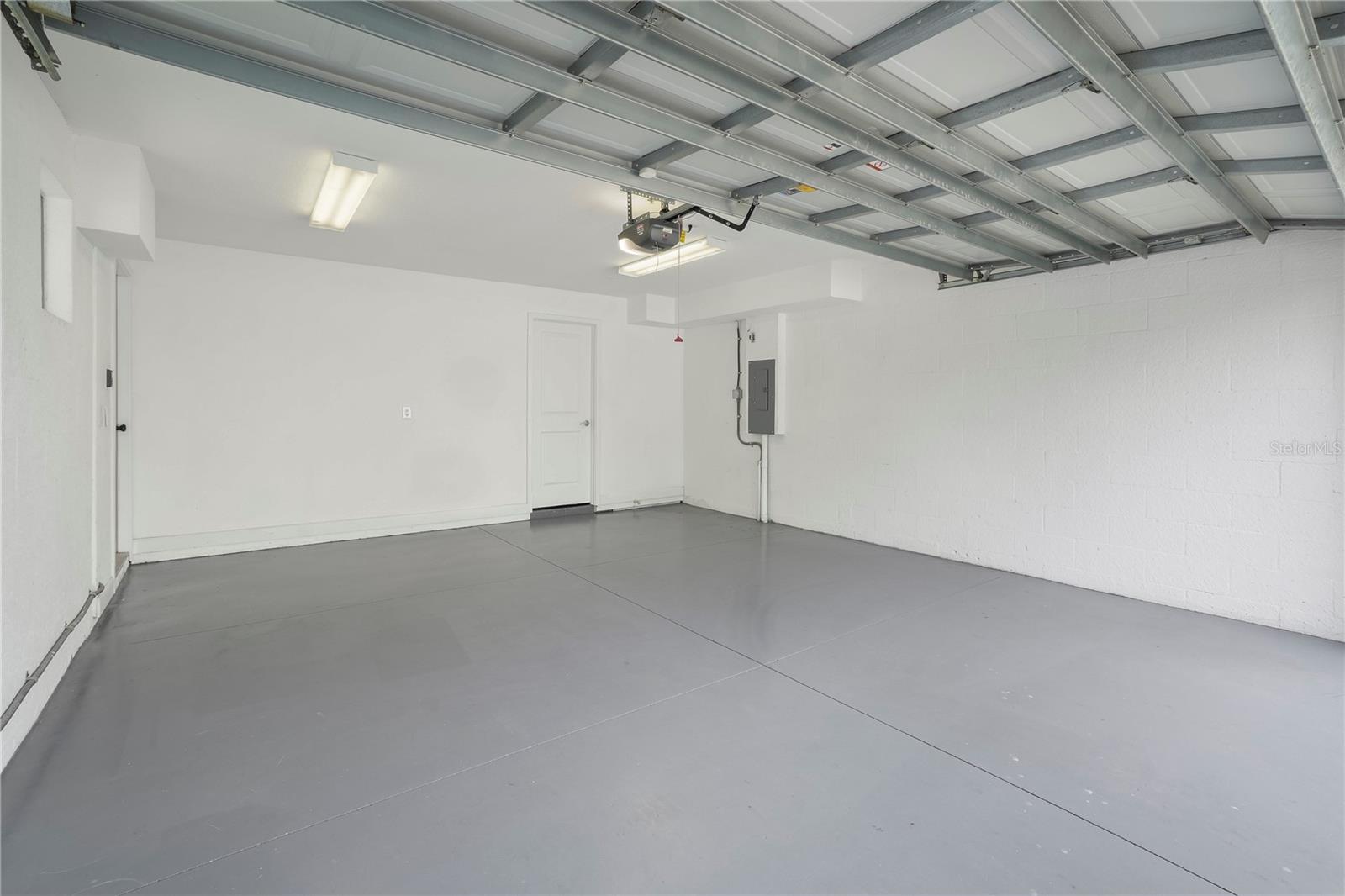 SWANN AVE TWNHMS - Residential Lease