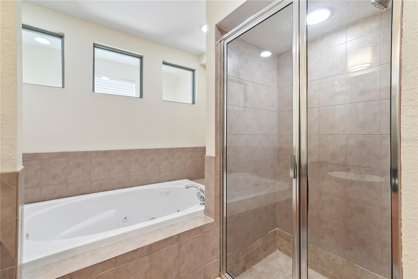 SWANN AVE TWNHMS - Residential Lease