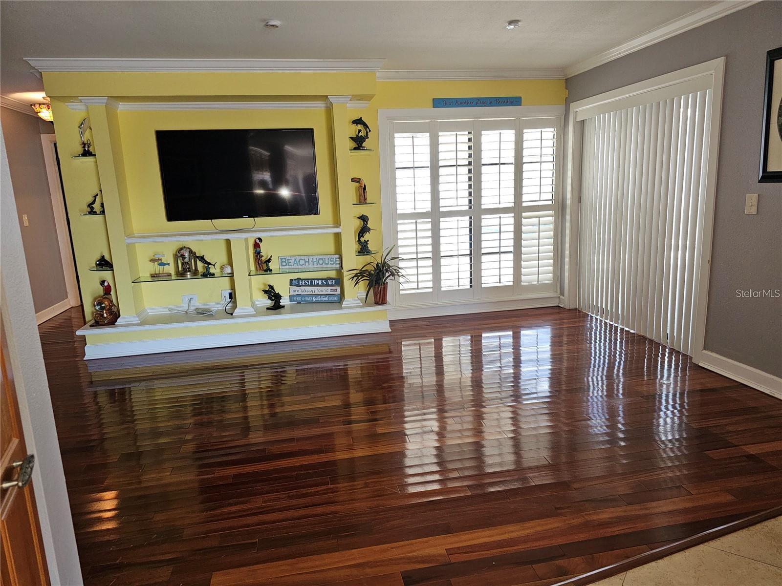 APOLLO BEACH UNIT 13 PT 2 - Residential Lease