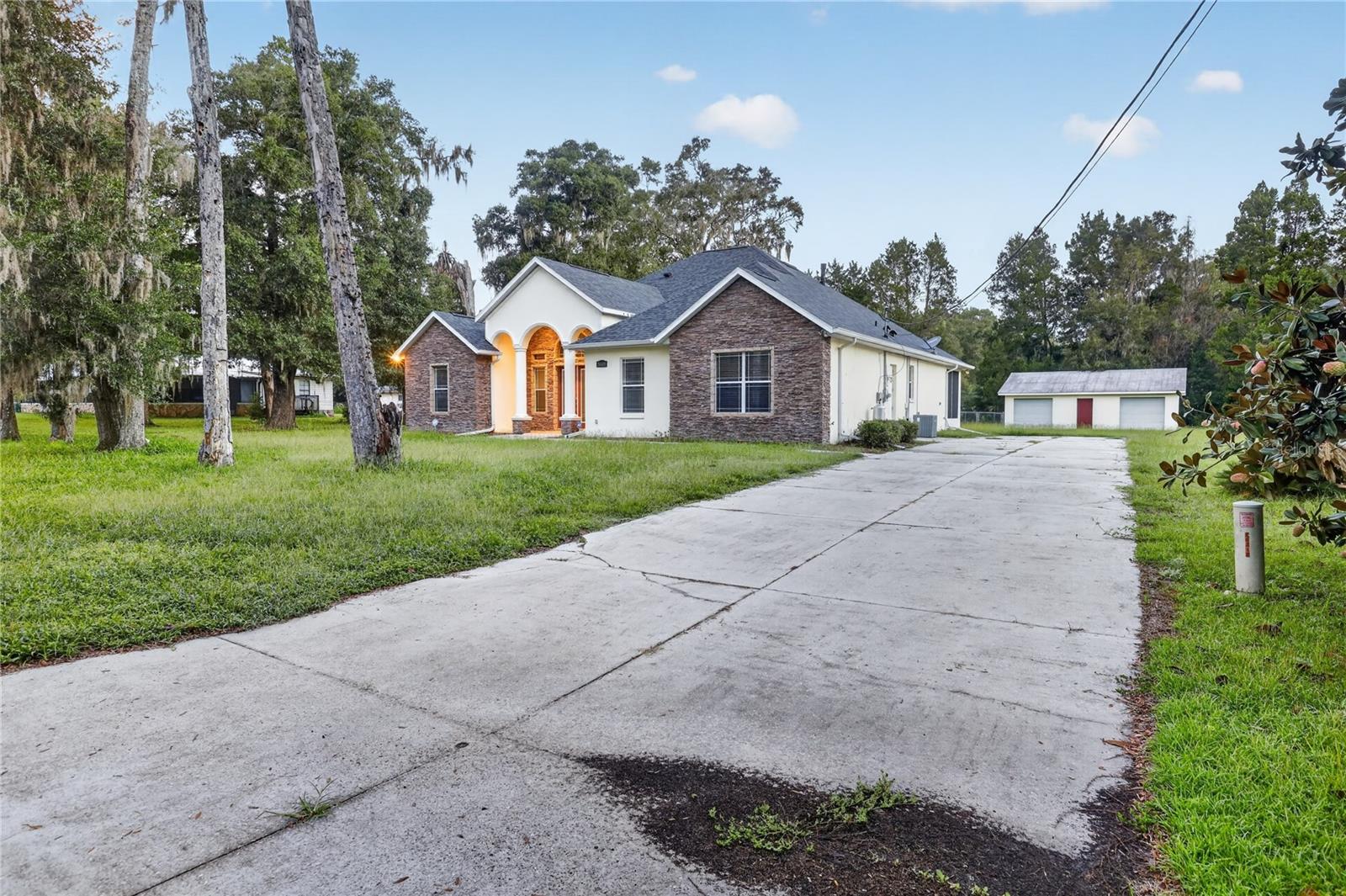 3049 W LAUREL STREET