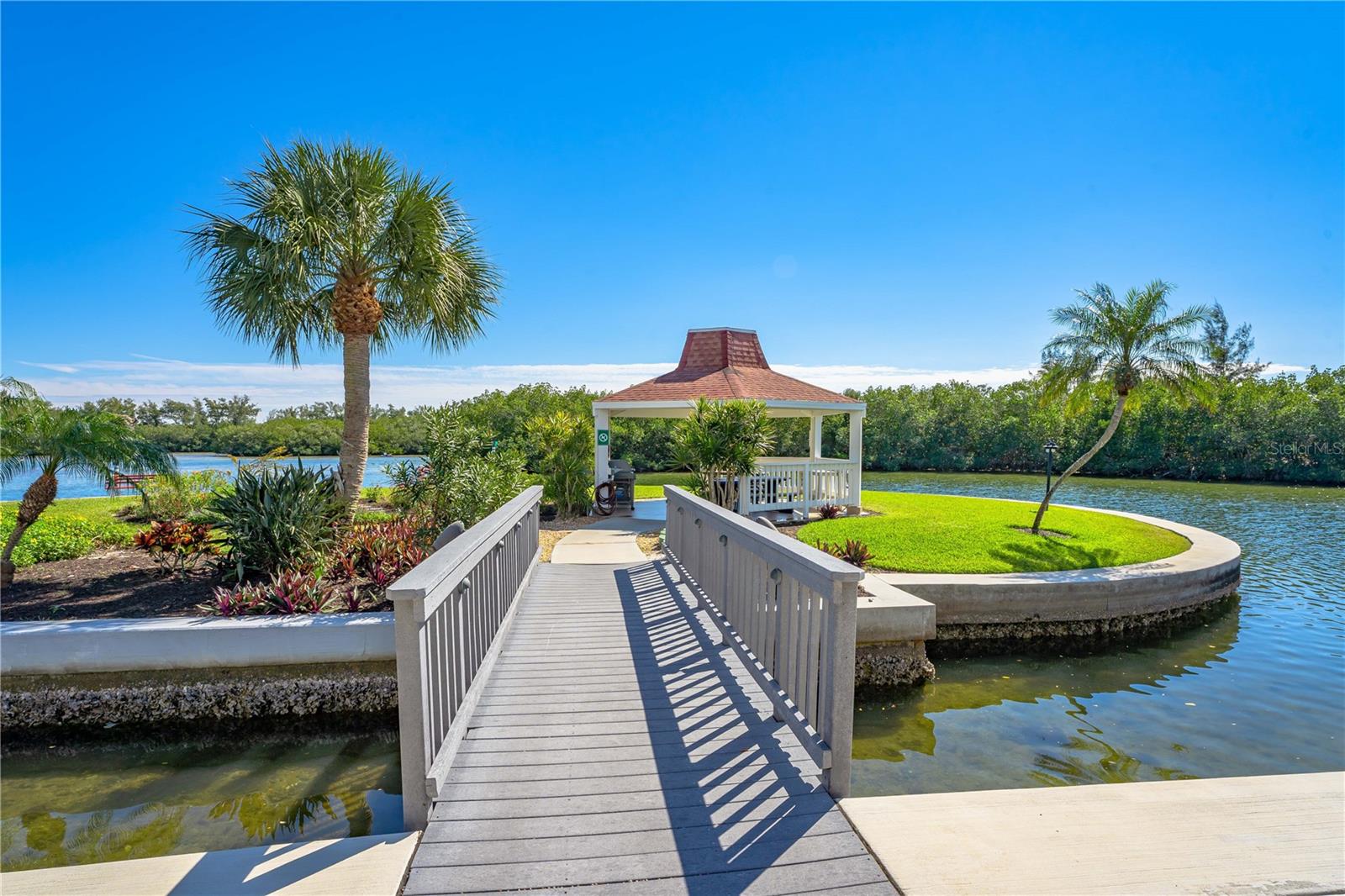 POINTE ON MIDNIGHT PASS - Residential Lease