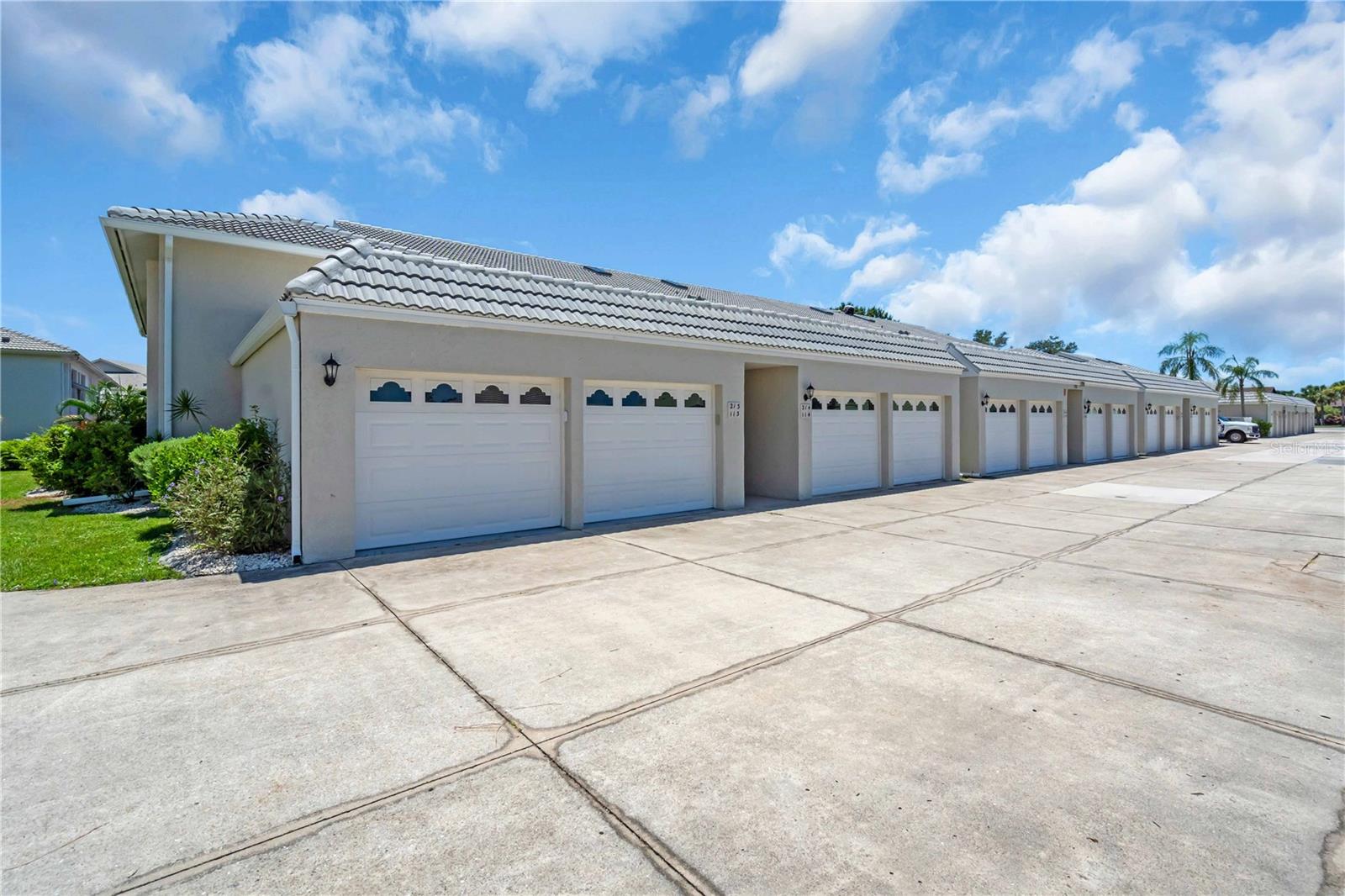 932 CAPRI ISLES BOULEVARD 216