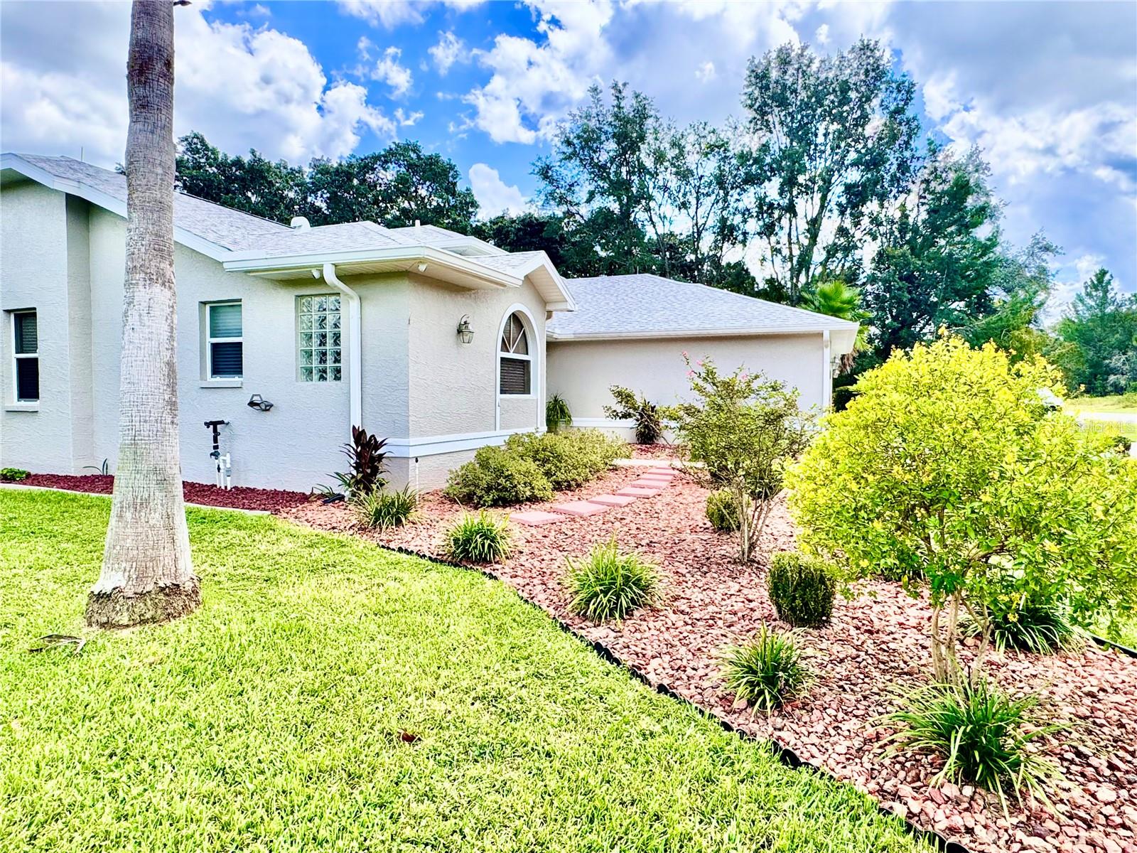 10 EUPHORBIA COURT