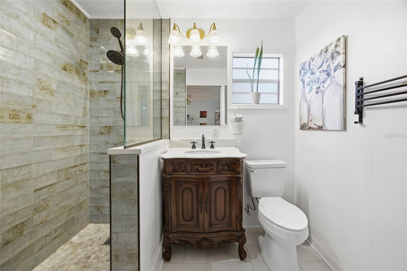 THREE LAKES ESTATE - Residential