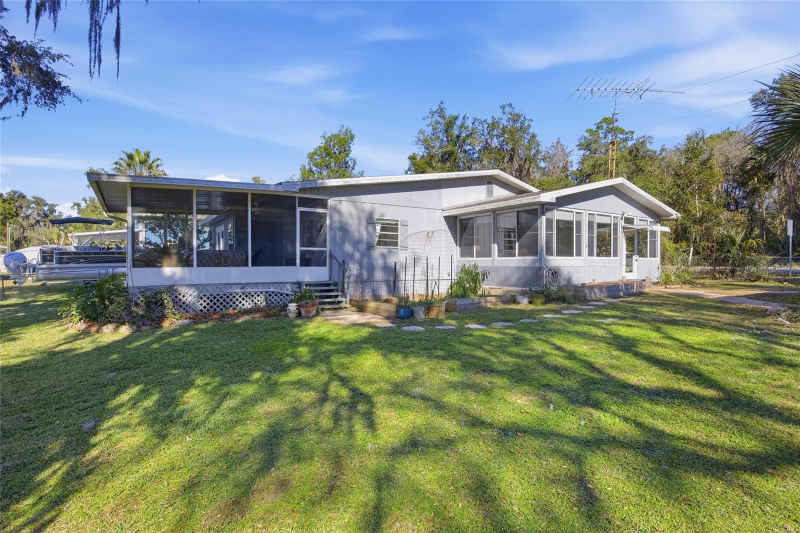 THREE LAKES ESTATE - Residential