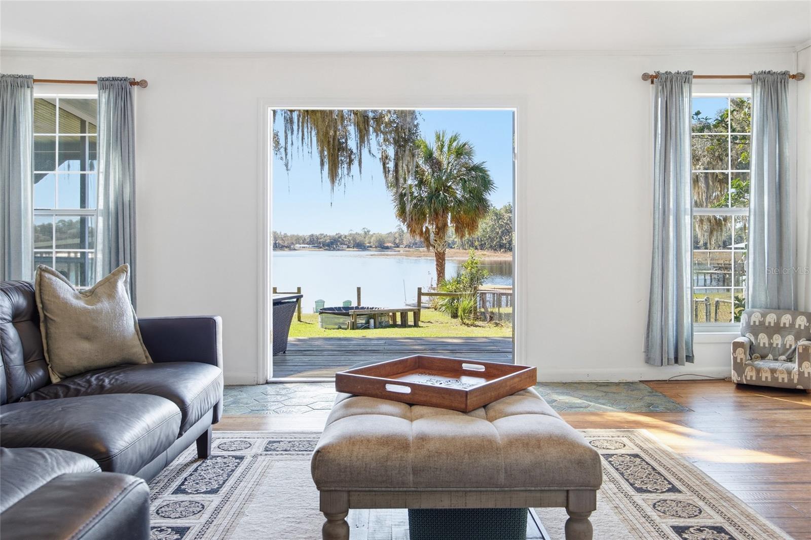 THREE LAKES ESTATE - Residential