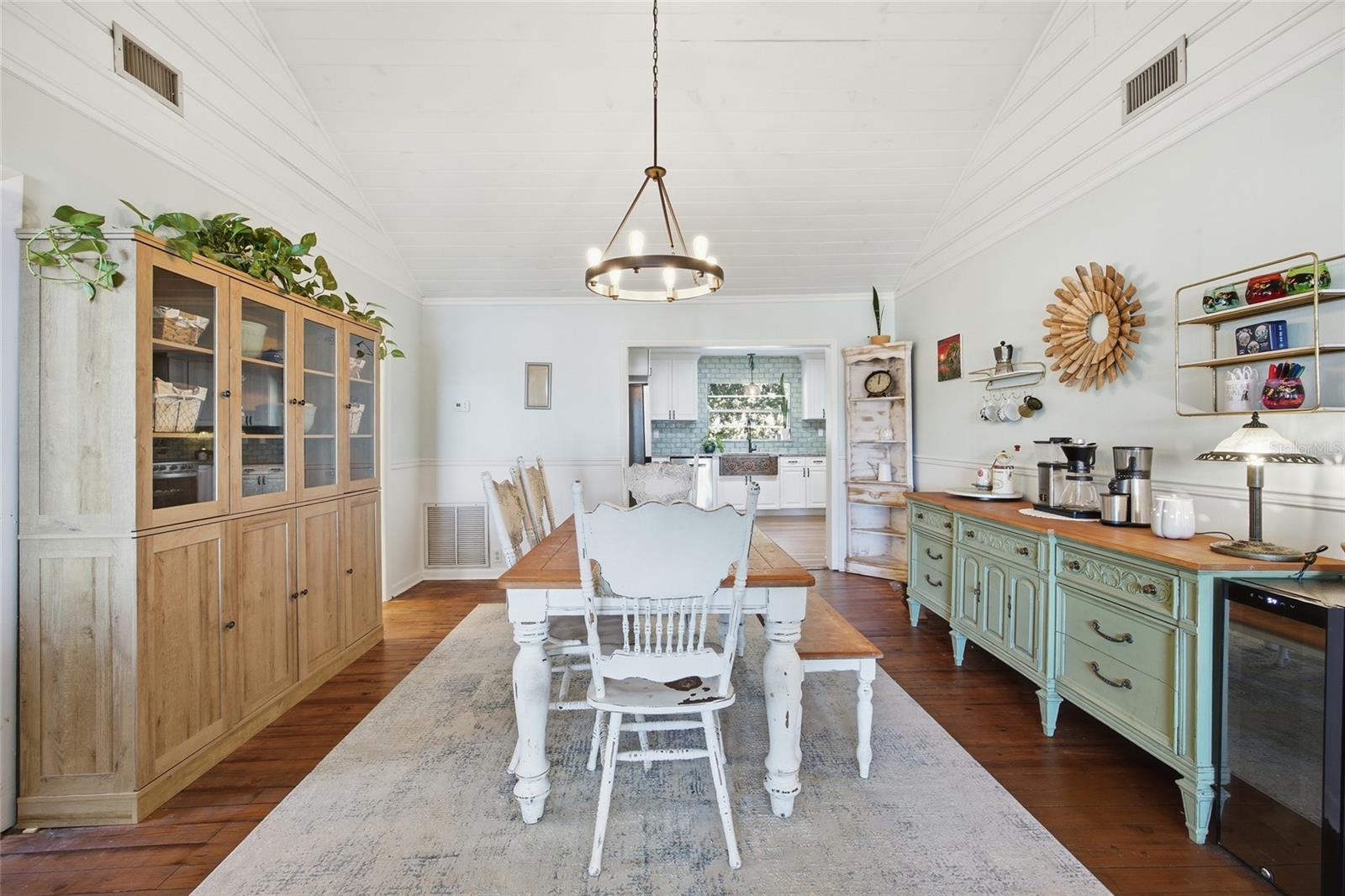 THREE LAKES ESTATE - Residential