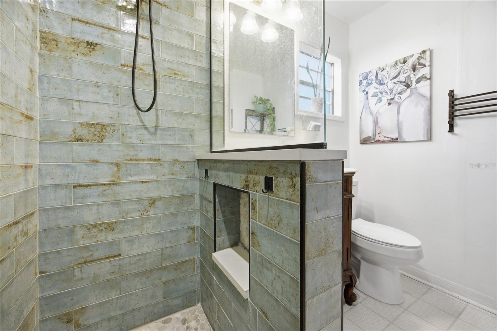 THREE LAKES ESTATE - Residential